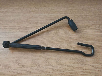 做汽車千斤頂手搖桿成型產(chǎn)品，選貝朗線材折彎機